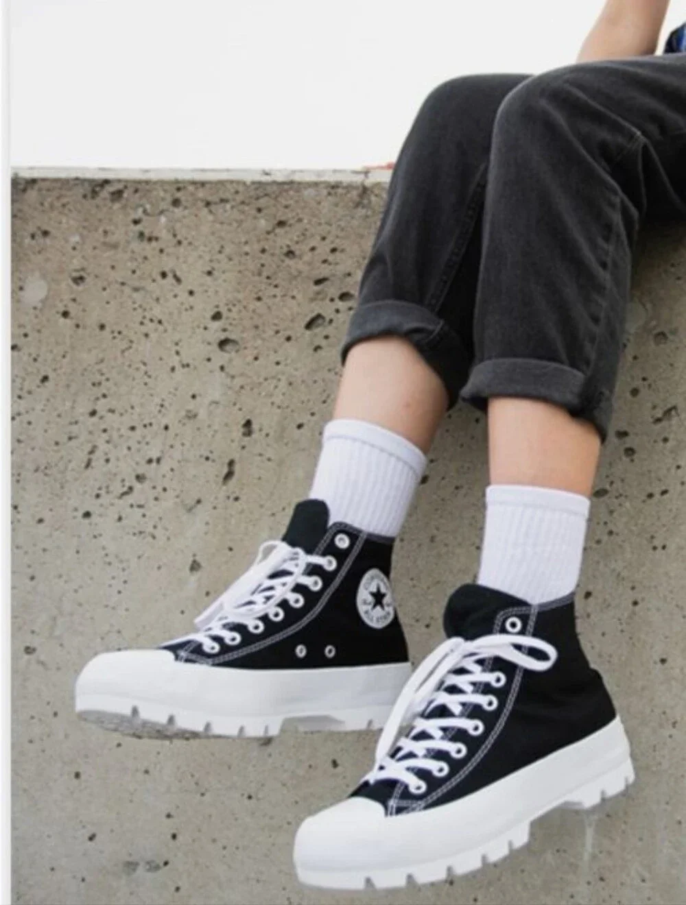 Converse Women's Chuck Taylor All Star High Lugged 'Black' Size 7 - Picture 12 of 12